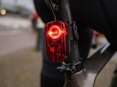 BICYCLE PARTS - REAR LIGHT, HIGH INTENSITY 100 LUMEN, 3 FUNCTION HIGH / LOW / FLASH, W/BRACKET & USB CABLE, USB RECHARGEABLE BATTERY BUILT IN